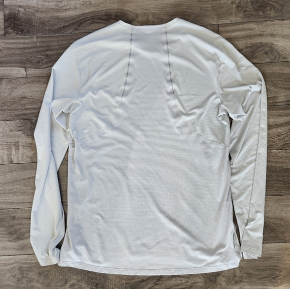 Lululemon training men longsleeve shirt - Picture 2 of 3
